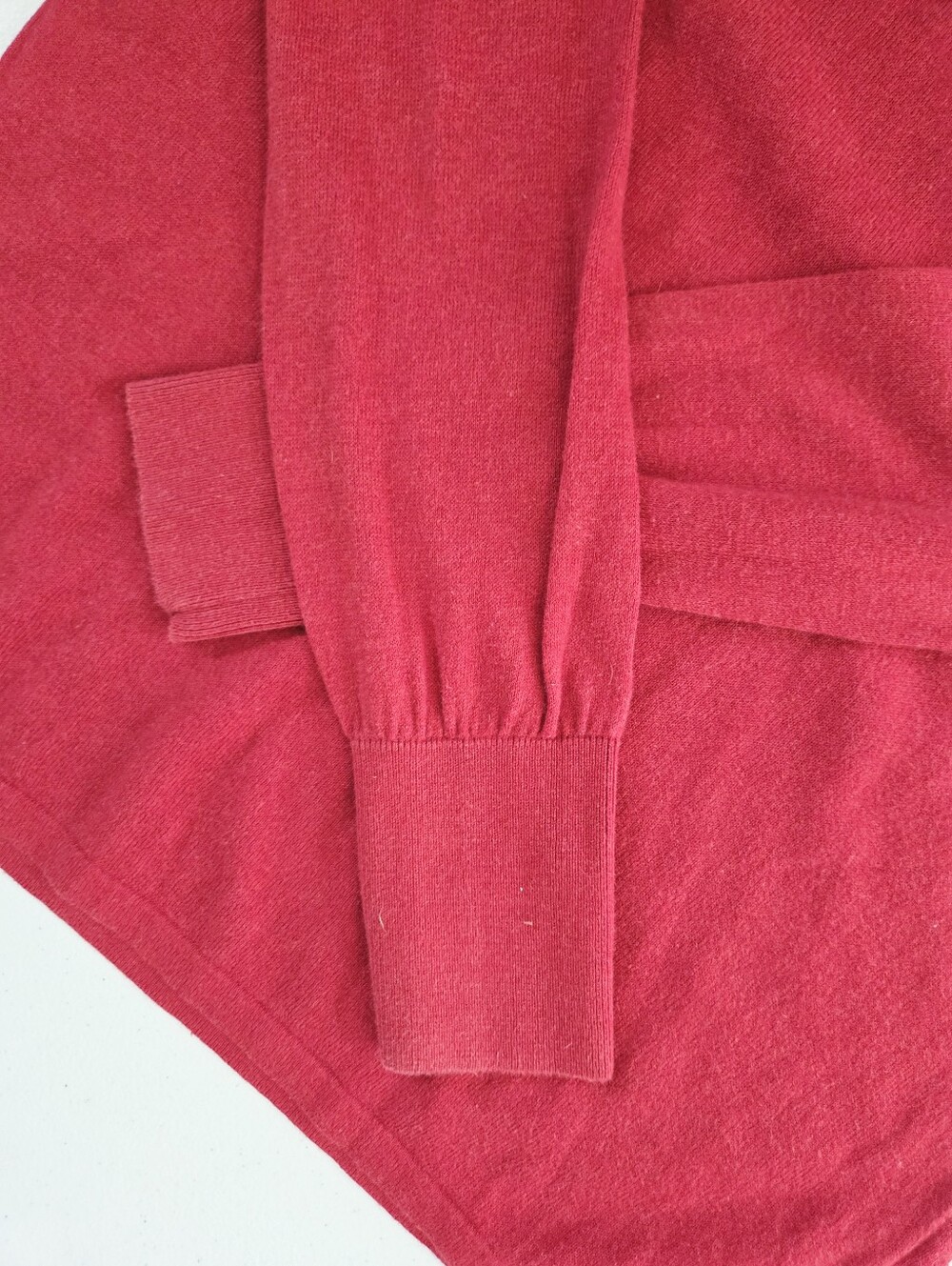 Vintage Lacoste Women's Red V-Neck Long Sleeve Pullover Sweater 44 - Picture 4 of 10